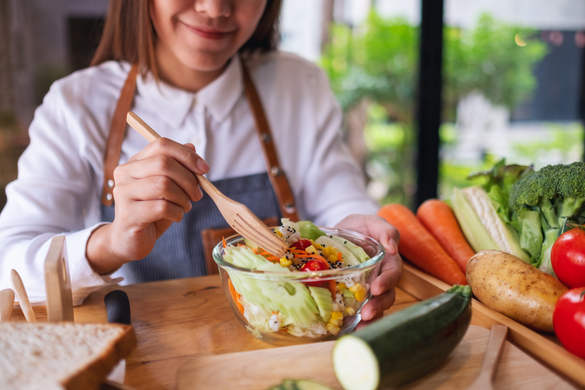 Trabalha por turnos? Aprenda a manter uma dieta saudável.