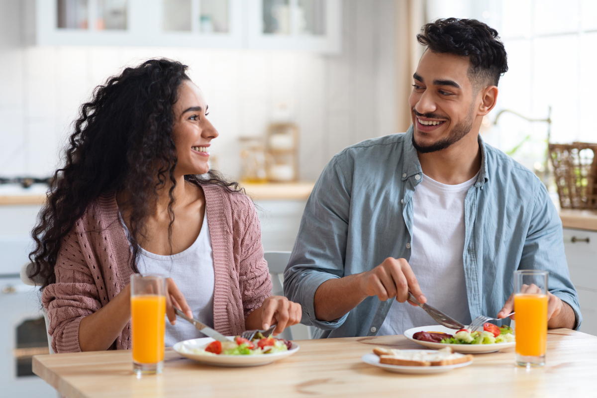 A ALIMENTAÇÃO DAS MULHERES DEVE SER DIFERENTE DOS HOMENS?