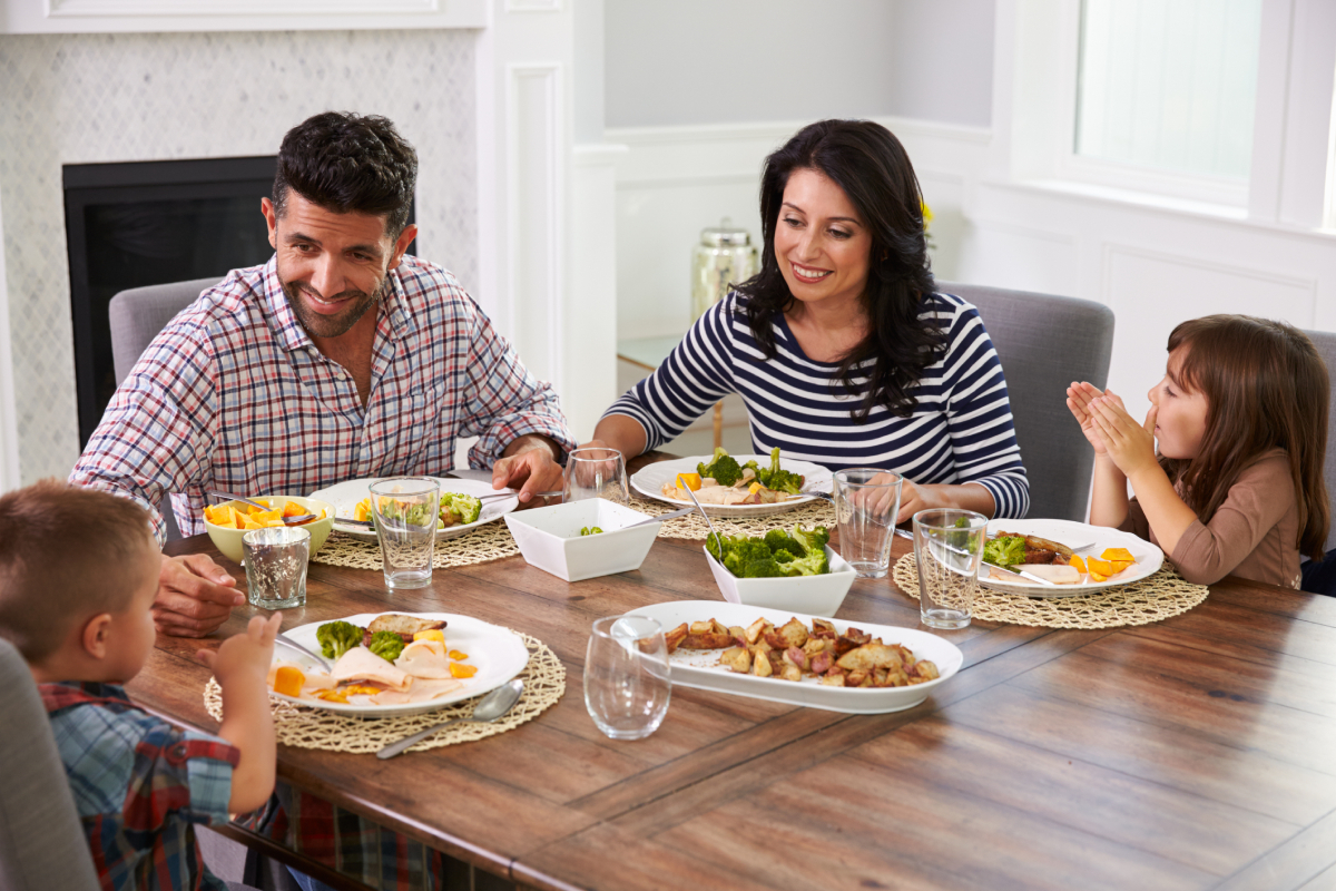 ALIMENTAÇÃO SAUDÁVEL EM FAMÍLIA