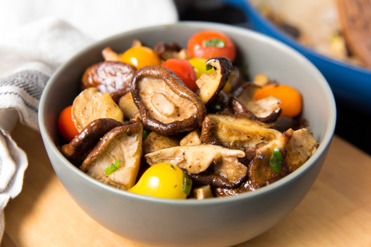 Dietmed - CHAMPIÑONES SALTEADAS CON 3 PIMIENTOS