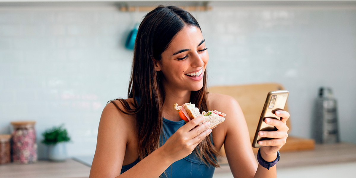 COMO EVITAR O "MINDLESS EATING" EM TEMPO DE DISTRAÇÕES